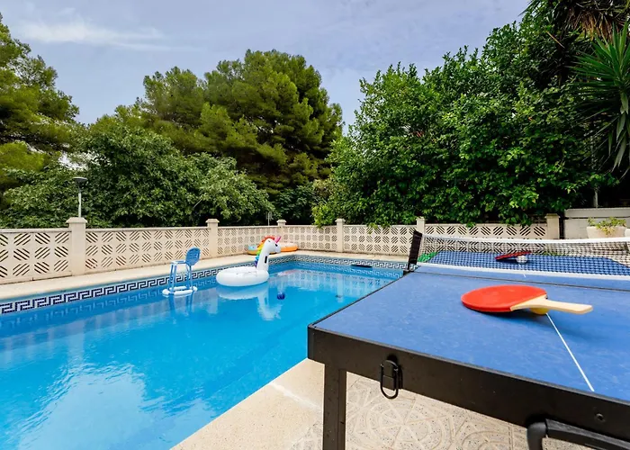 Oasis Salou Pool Beach And Bbq